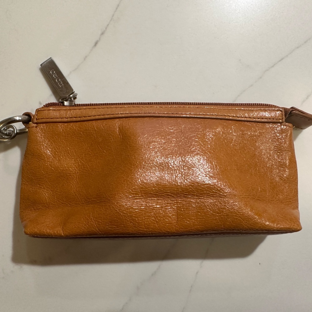 HOBO Leather Wristlet